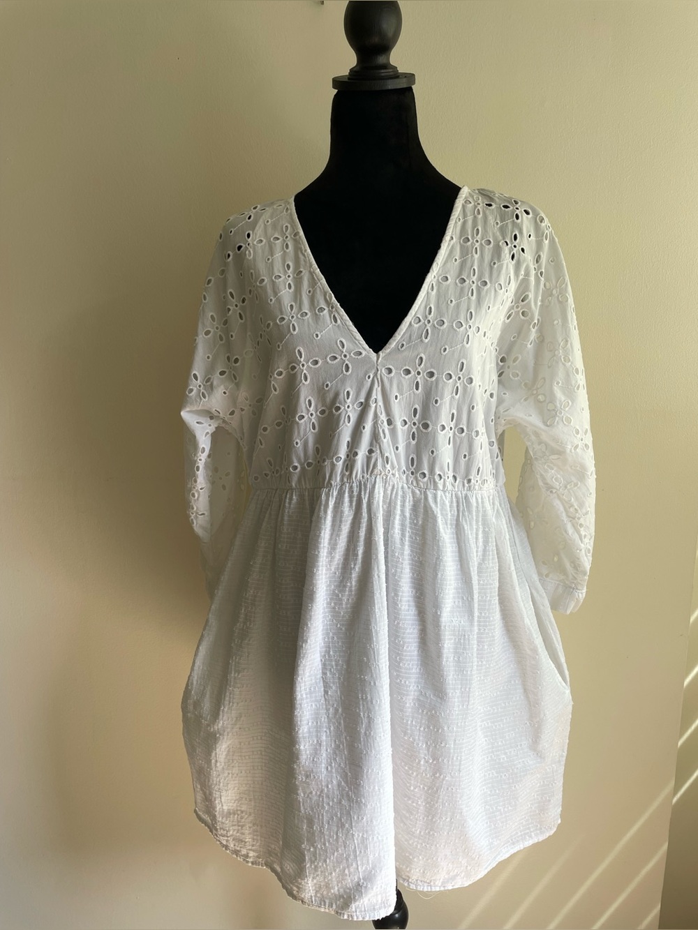Zara White Eyelet Cotton Babydoll Mini Dress L V-Neck Tie Back Pockets